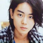 菅田将暉　女装も似合うかわいい顔で、共演者と誰とでも仲良くなり、彼女ではと噂される菅田将暉さん！山崎賢人さんとの関係は？